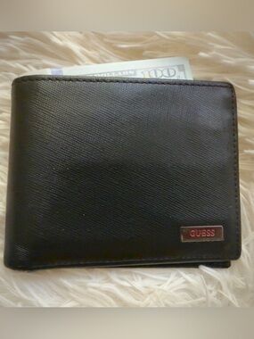 GUESS Black Men's Bifold Wallet with Branded Plaque